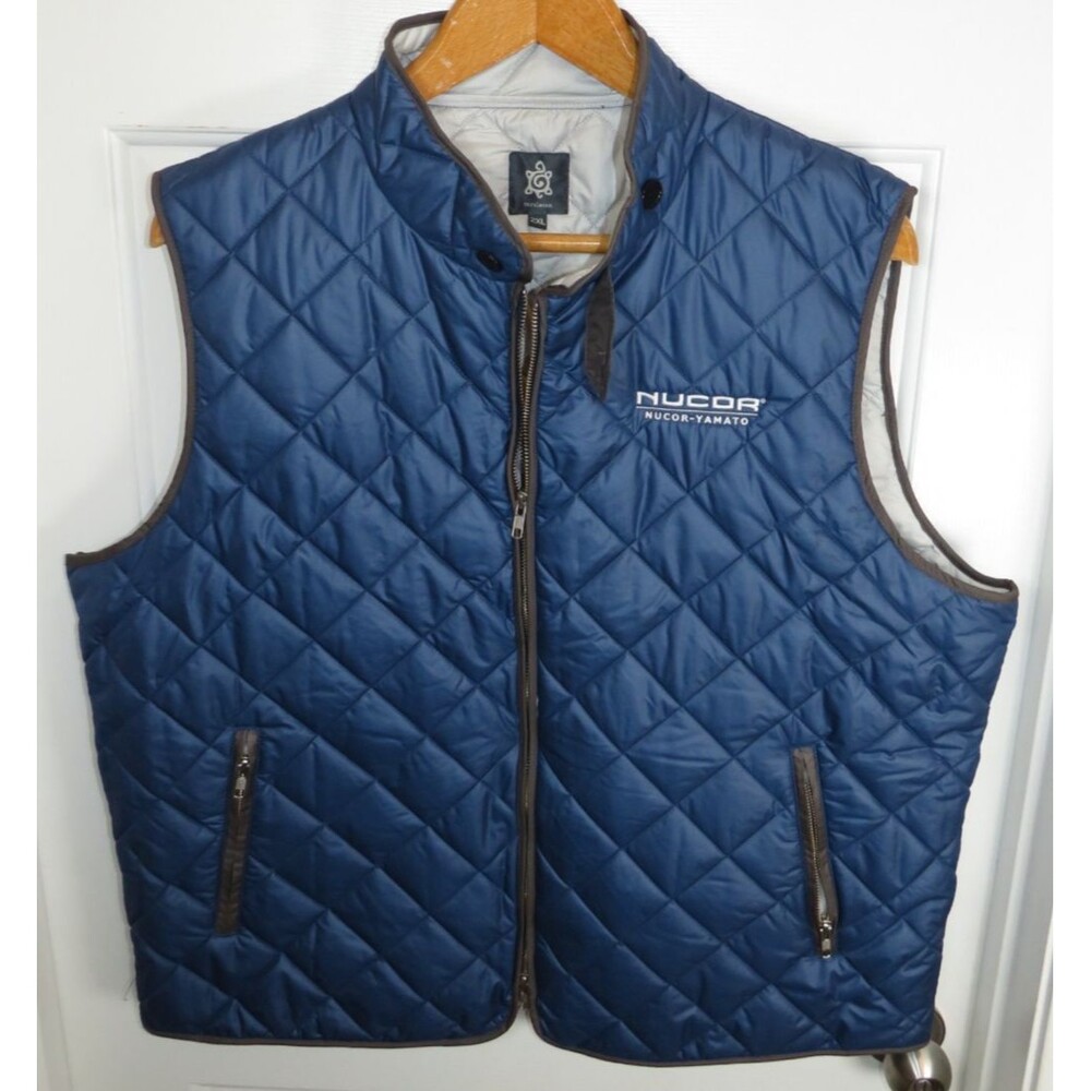 Turtleson Men’s Diamond-Quilted Performance Vest 2XL Blue/Brown NUCOR Logo